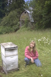 Jacqueline with the bees at the treatment-free bee farm 
